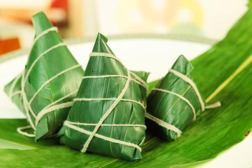 屈原、粽子、賽龍舟！端午節(jié)的由來你知道嗎（中英雙語）